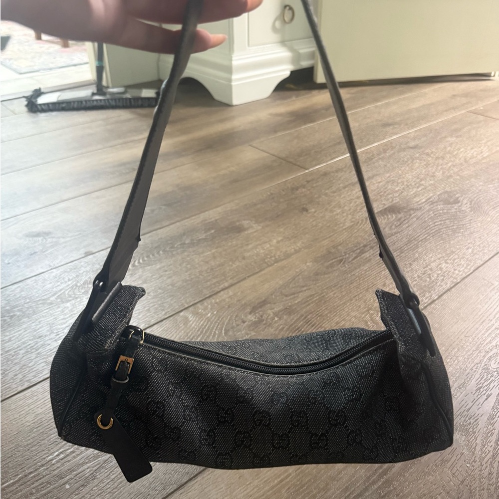Black Designer Shoulder Bag - Picture 2 of 9